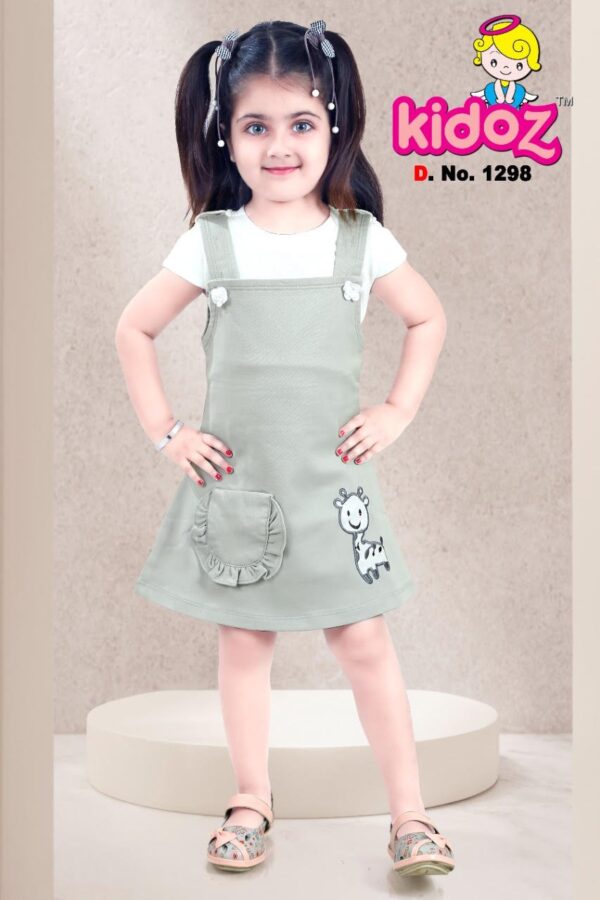 Girls Embroidered Dungaree With T-Shirt